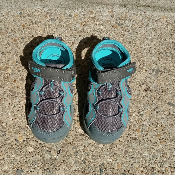💥💥3 for $10💥Boys OshKosh B'gosh sandals - Picture 7 of 12